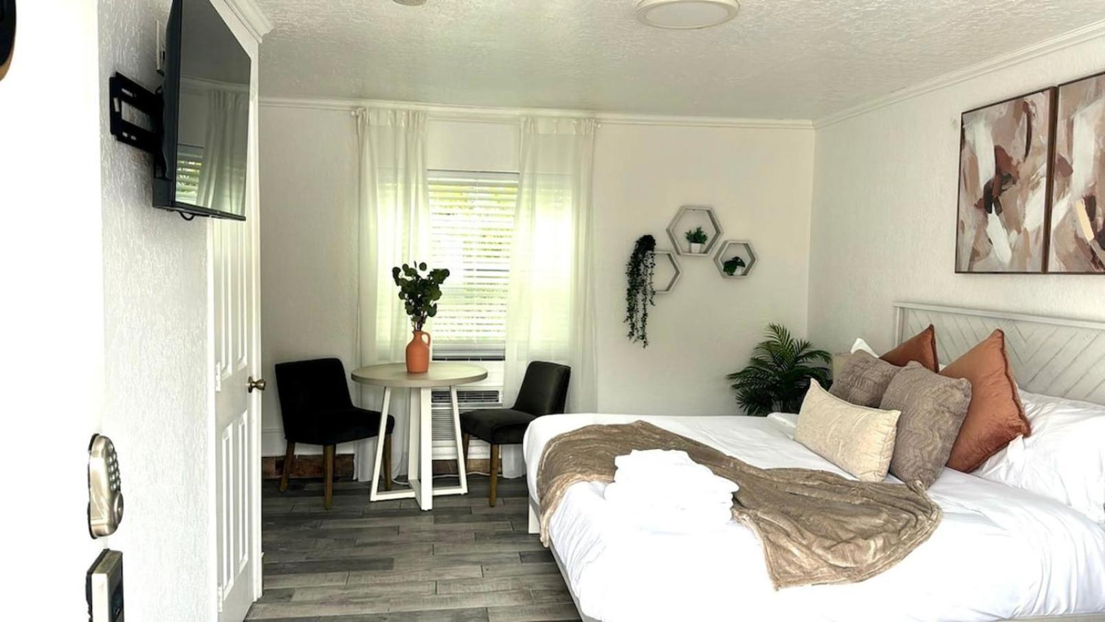 1K Bed Studio Apt With Shared Pool 06 Clearwater Exterior photo