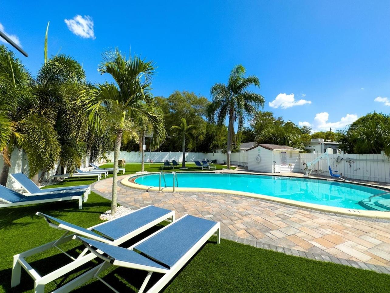 1K Bed Studio Apt With Shared Pool 06 Clearwater Exterior photo