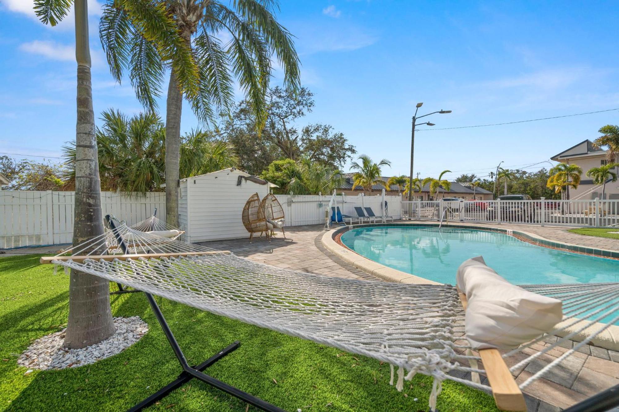 1K Bed Studio Apt With Shared Pool 06 Clearwater Exterior photo